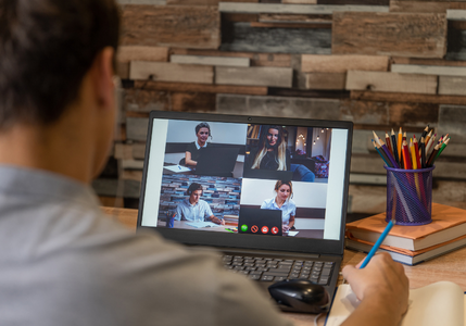 Somebody doing online training for DSL